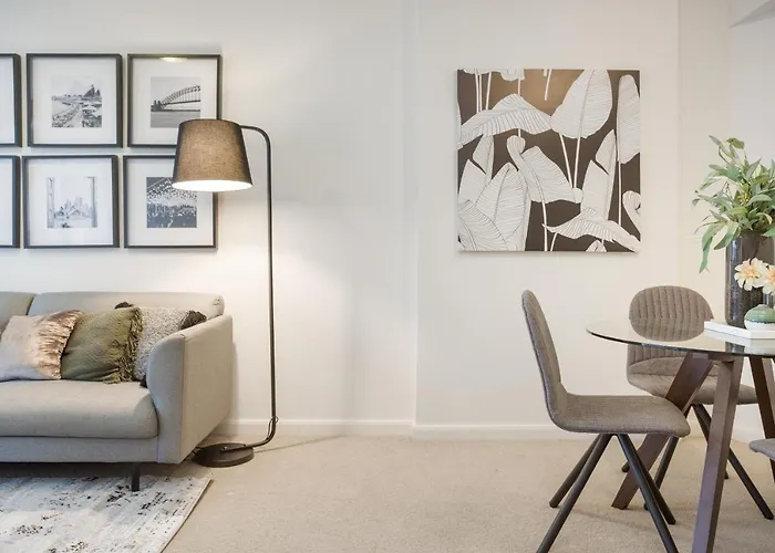 Darling Harbour Apartment Near King St Wharf